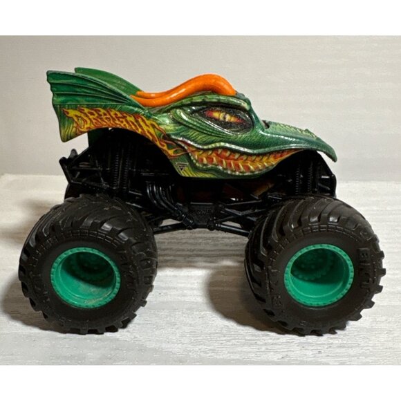 Hot Wheels Monster Jam Reptoid Diecast Truck 1:64 Scale Green & Orange Toy - Picture 3 of 8